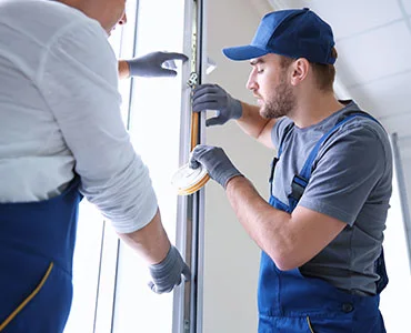 glass repair experts in Northwood