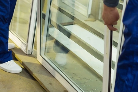 Commercial Glass Repair Technician in Oshawa